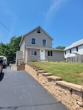 Building Photo - 217 5 Ave