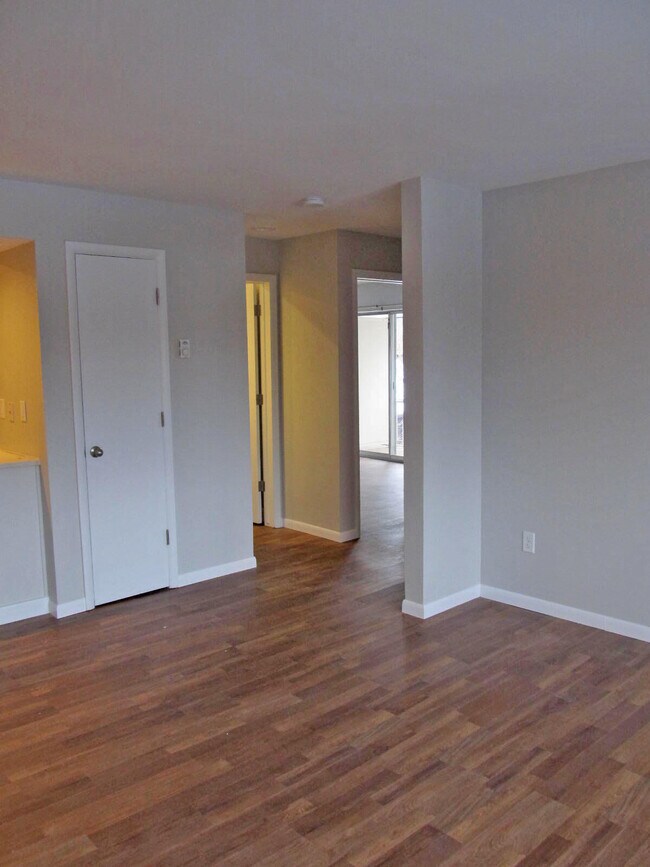 722 W Kilgore Rd Unit 303, Kalamazoo, MI 49008 Condo for Rent in