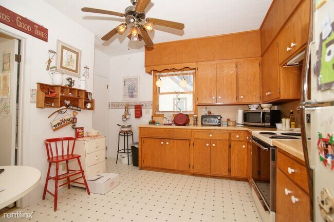 Building Photo - 1 br, 1 bath House - 610 3rd Ave SE Unit 2