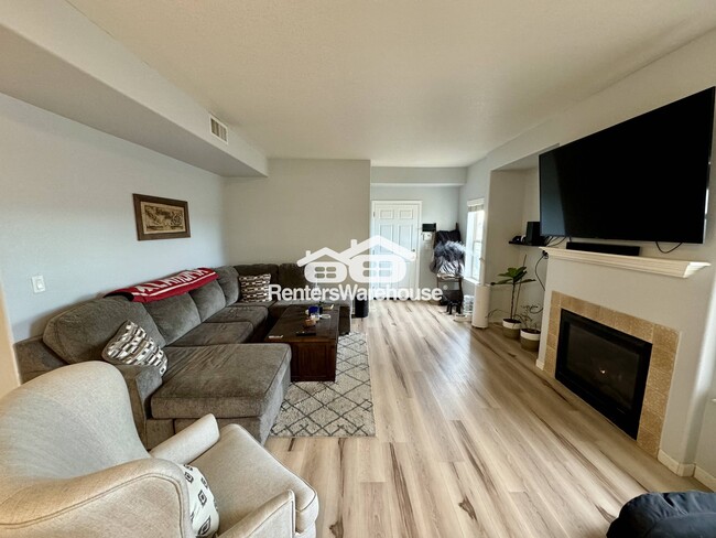 Foto del edificio - 5800 Tower Rd