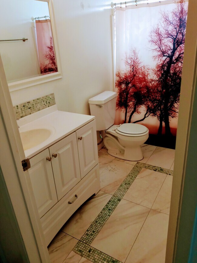 Foto del edificio - 852 Bay St