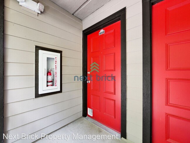 Building Photo - 2 br, 1 bath House - 9515 NE 180th St Unit...