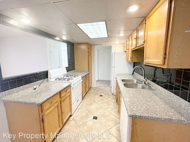 Building Photo - 5 br, 2.5 bath House - 717 Dolores Dr