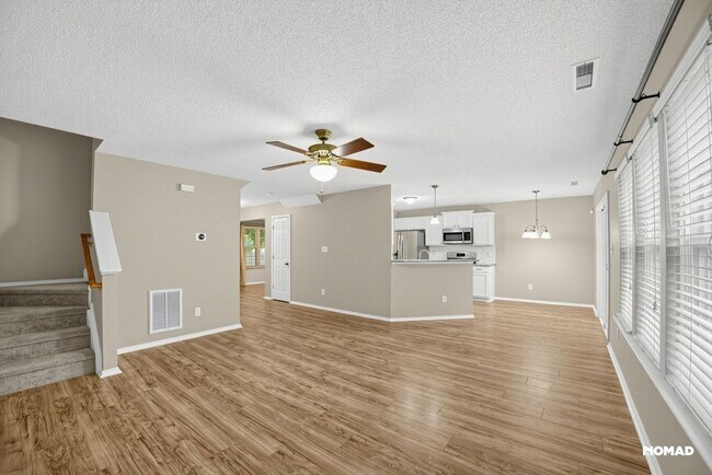 Building Photo - 1019 Penncross Dr