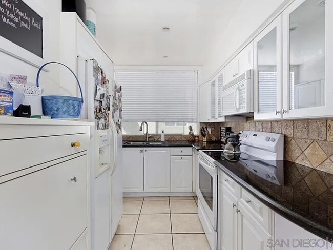 Foto del edificio - 4076 Illinois St