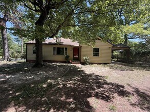 Building Photo - 2312 N Centennial St