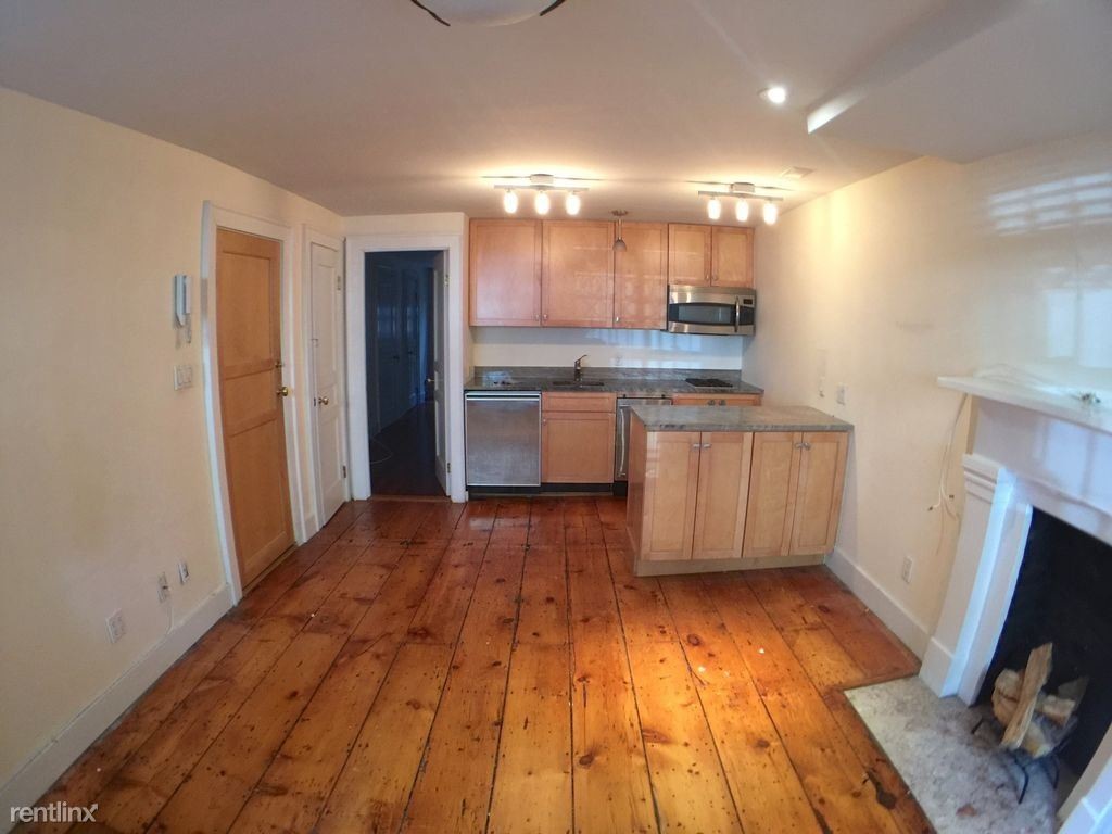 Primary Photo - 106 Perry St