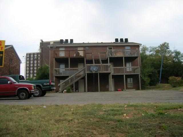 Building Photo - Kemmons Apartments