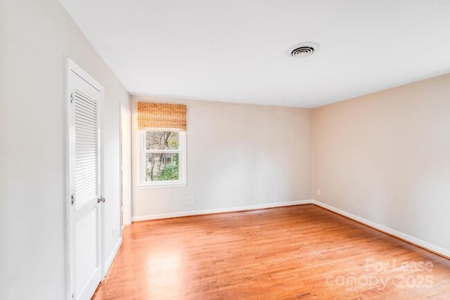 Building Photo - 5001 Vescova Ct