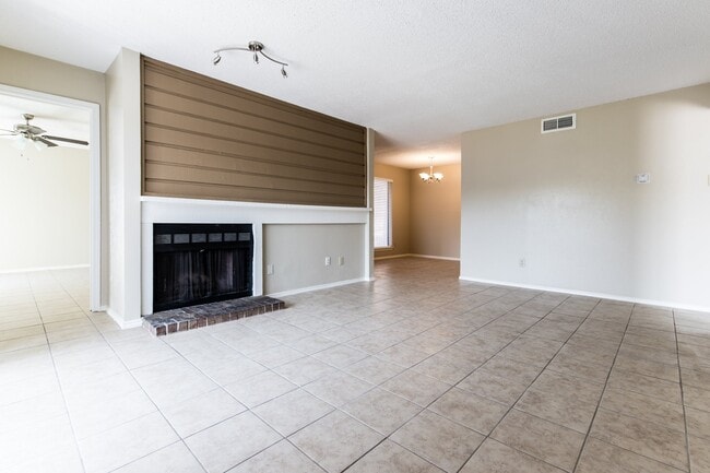 Photo - 8109 Skillman St (Dallas, TX) Apartment