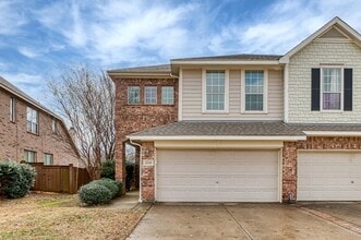 Building Photo - 2510 Sedona St