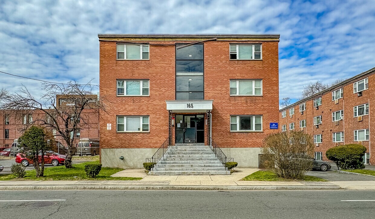 165 Sigourney St, Hartford, CT 06105 Apartments in Hartford, CT