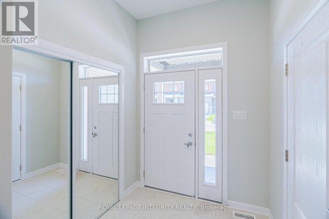 Building Photo - 96 Osler St