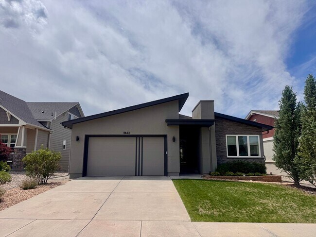 Building Photo - LUXURY 4 Bedroom home in NORTHGATE with Mountain Views