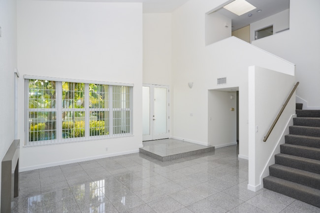 Foto del edificio - 4661 Pannonia Rd