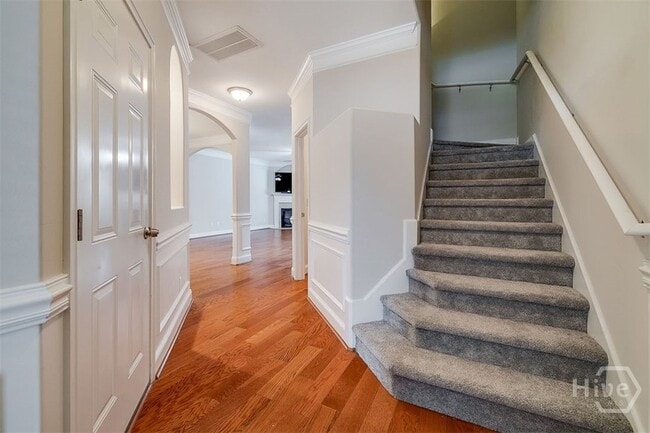 Building Photo - 255 Durham Park Way