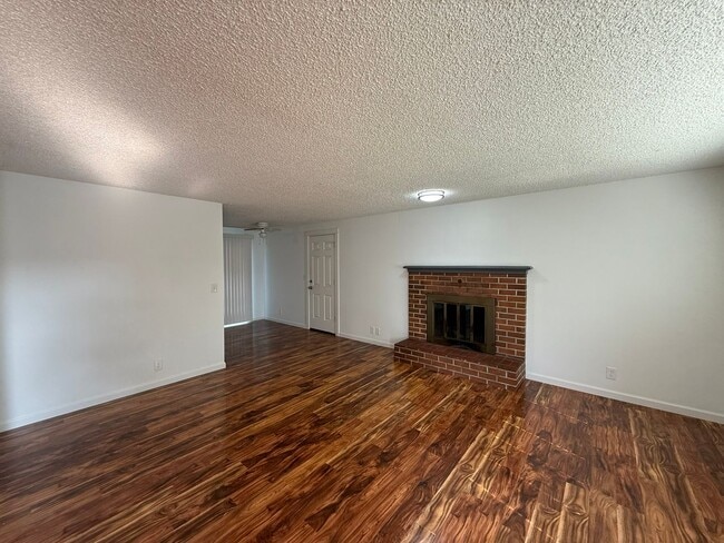Photo - Mar Lindley Duplex Apartment