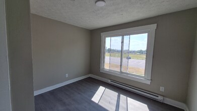 Building Photo - 912 Riverview Terrace