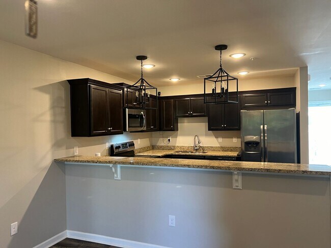 Foto del edificio - 3 Bedroom, 2 Bath, Condo at Tullamore Lakes in Sun Colony. Available now@