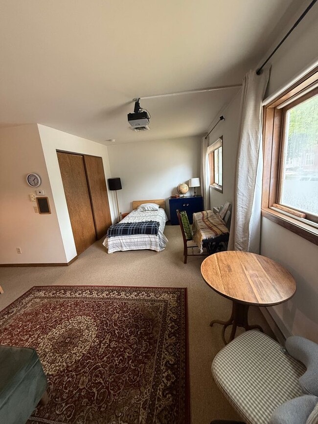 Foto del edificio - 1302 Mound St