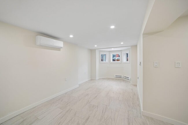 Foto del edificio - 62.5 Oak St