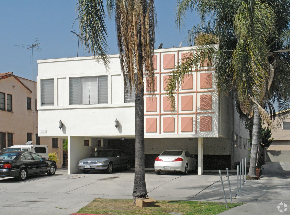 Building Photo - 1115 S Holt Ave
