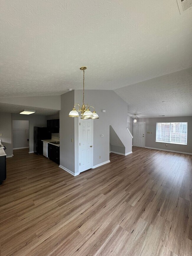 Foto del edificio - 703 Mountain Pine Dr
