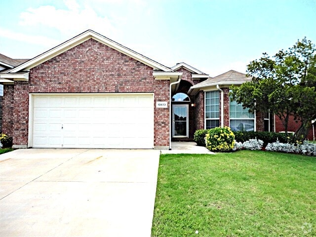 Building Photo - 10613 Big Oak Dr