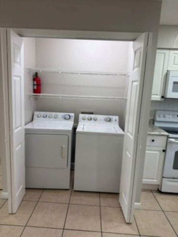 Foto del edificio - 9428 N 50th St
