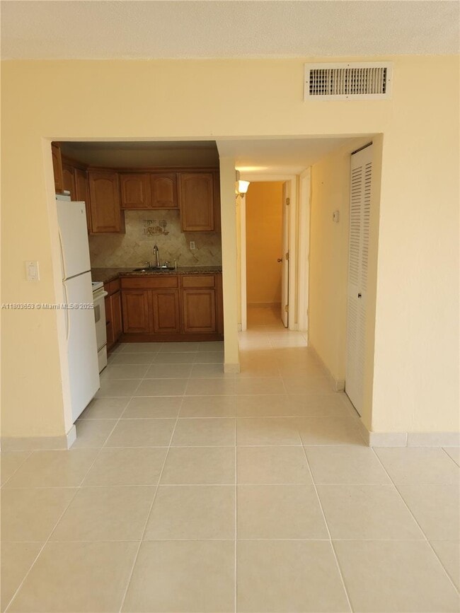 Foto del edificio - 495 NW 72nd Ave