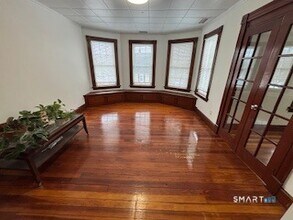 Building Photo - 445 Church St