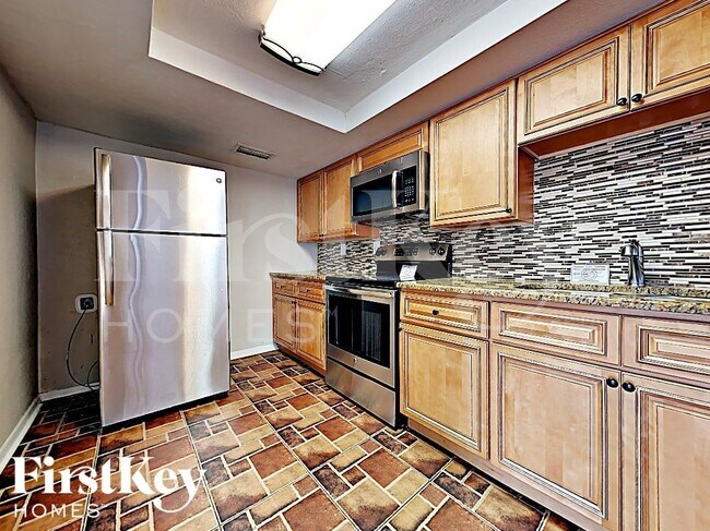 Building Photo - 9220 Lido Ln