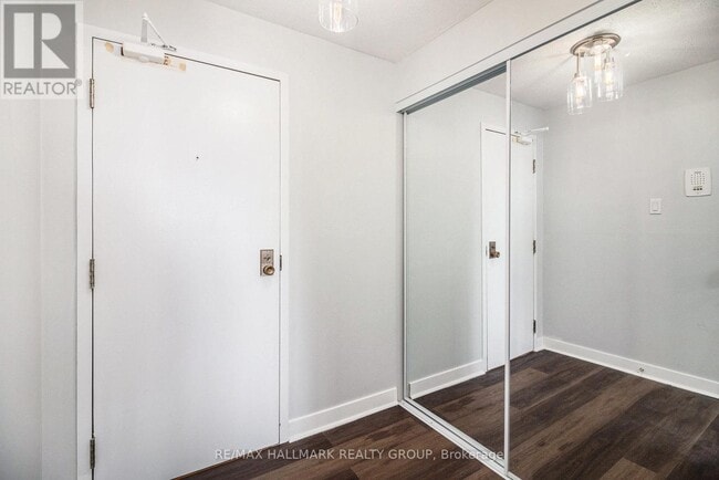 Building Photo - 6470 Bilberry Dr