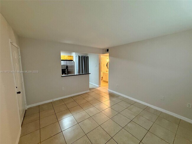 Foto del edificio - 350 Palm Cir W