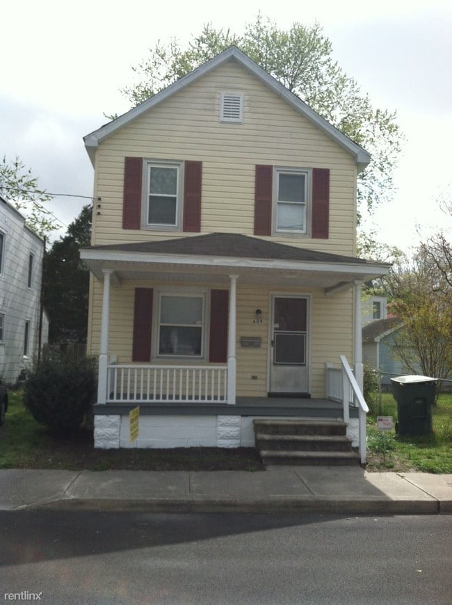 Building Photo - 609 Oak Hill Ave