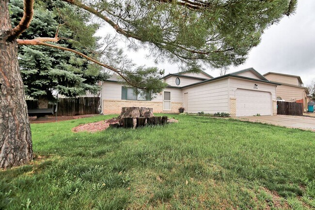 Building Photo - 4-Bedroom Home Near CSU | Fenced Yard & 2-Car Garage