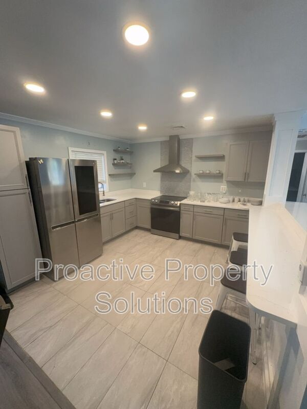 Building Photo - 5228 Hummingbird Dr