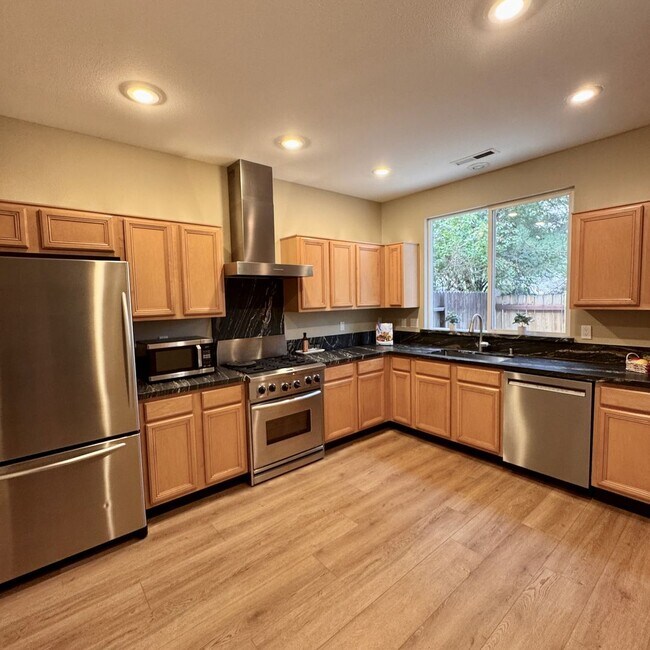 Building Photo - Beautifully Maintained NW Reno home