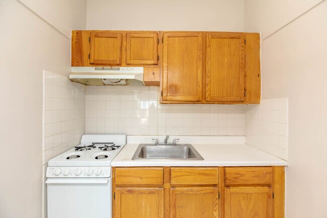 Building Photo - 2209 S 61st Ct