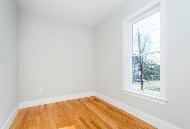 Building Photo - 220 Ashmont St