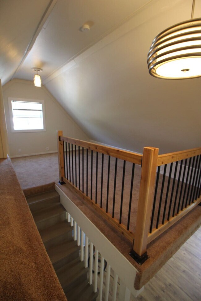 loft de arriba - 210 Northeast 5th Avenue