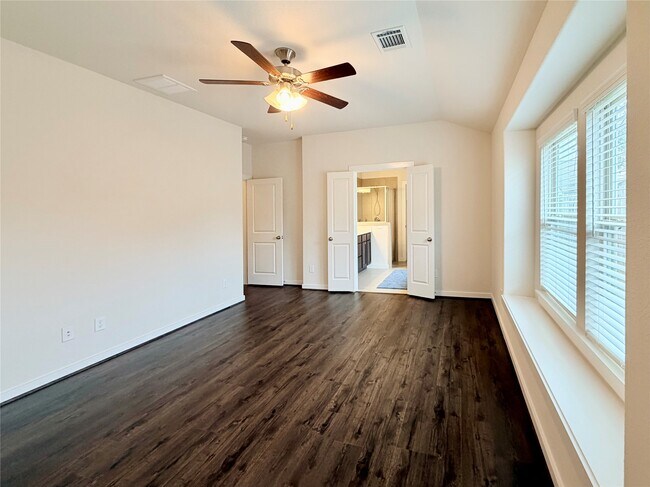 Foto del edificio - 6807 Bardsdale Ct