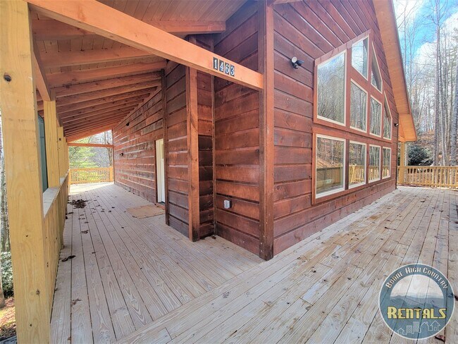 Foto del edificio - 3bd/2.5ba Modern Home in Boone!