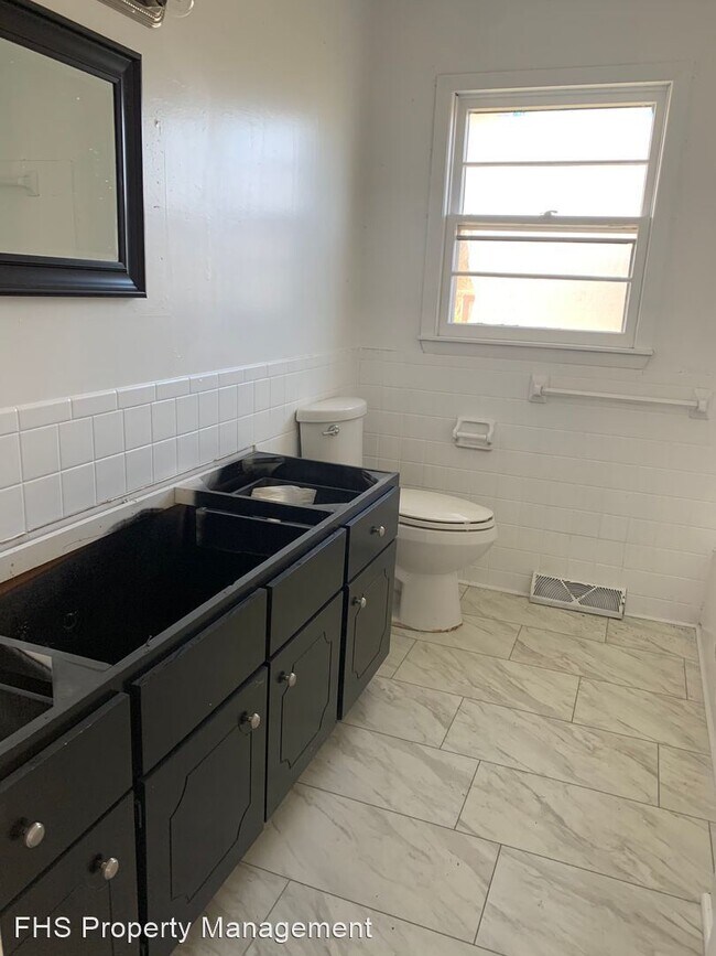 Foto del edificio - 3 br, 1 bath House - 1528 S Catalina