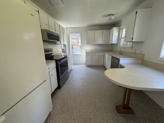 Foto del edificio - Single level home in Mid Town