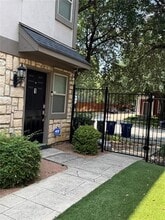 Building Photo - 4110 McKinney Ave