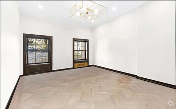 Building Photo - 121 E 37th St