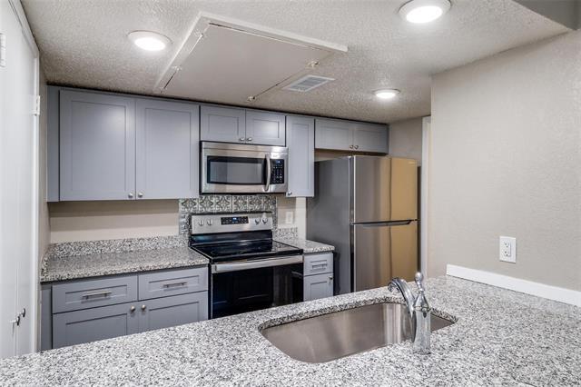 Foto del edificio - 4621 Country Creek Dr