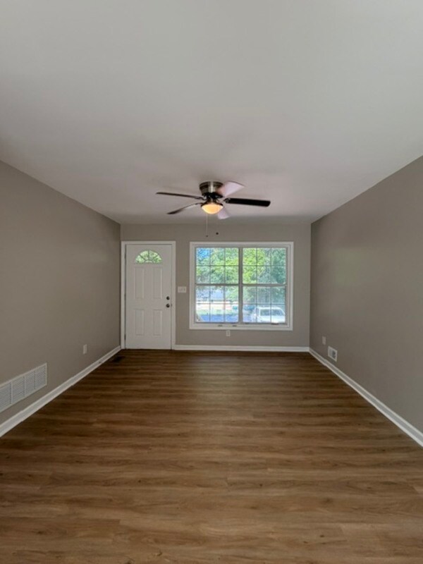 Foto del edificio - 1644 Overhill Rd