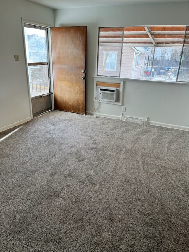 Photo - NICE DENVER DUPLEX!! CONVIENIENT LOCATION!! House